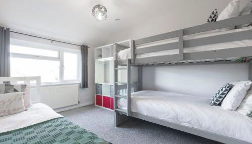 Charming 3 Bed Home in Churchdown with Hot Tub - Foto 5