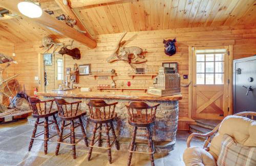 Elegant Hudson Valley Retreat with Hot Tub and Pond - Foto 14