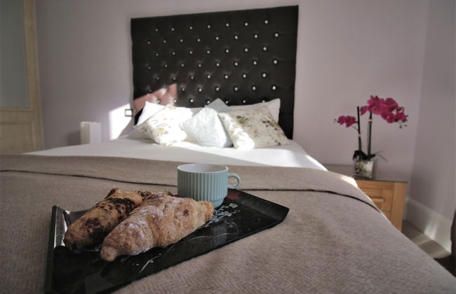 Canary Wharf Luxury River view apartment - Photo 19