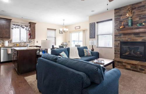 Sandy, UT home. Near the best skiing in the world - Foto 6