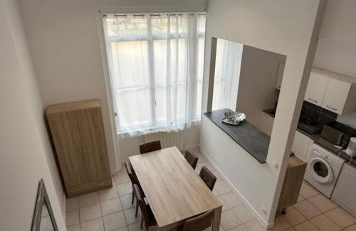 OULLINS T3 COSY 70M2 - 6 Pers 2 Chambre - 2 Mezzanines Métro & centre à Pied - Foto 18