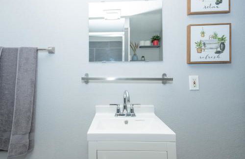 SXSW ready at Cultural Heritage Award winning home -Walk to 6th St, BBQ & Shops - Foto 30