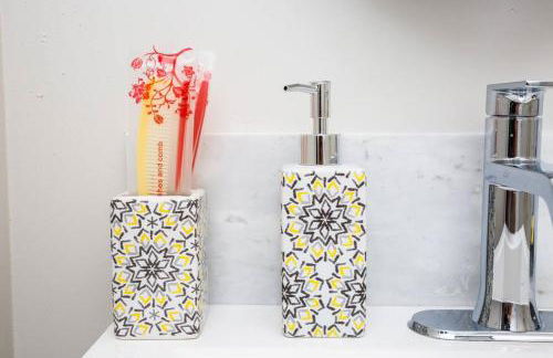 Comfy Studio with Cali King Size Mattress - Foto 32