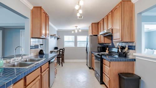 Sunny Side at Dog River-Dock, Lake, Fenced Yard - Foto 2