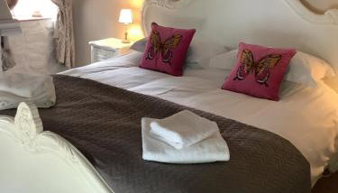 1A River Cottage, Baslow - Photo 2