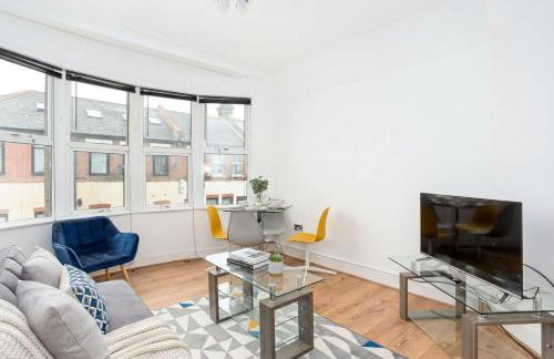 Modern 3 Bedroom Home with Parking in Southend - Foto 1