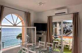 Apartamento con jardín a 11 metros de la playa. CG. - Foto 23