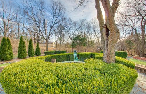 2 Mi to KU Campus Group Getaway with Patio and Garden - Photo 28