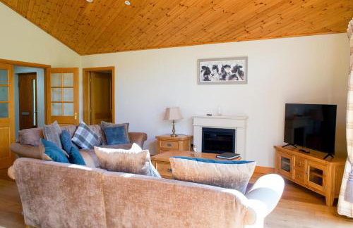 Plum Tree Lodge - Photo 2