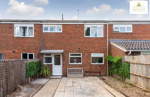 Contractors 3 Bed 2Bath House Free Off Street Parking for 2 Cars WiFi Stevenage Self Catering Sleeps 5 Guests By White Orchid Property Relocation - Foto 46