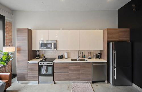 Beautiful Downtown Apartment with Pool, Laundry, Parking - Foto 31