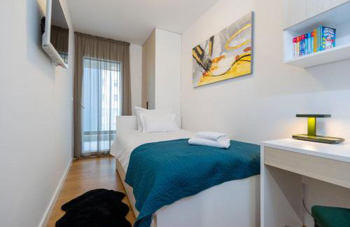 Apartment - free parking in garage , mountain and seaview , quiet neighbourhood - Photo 24