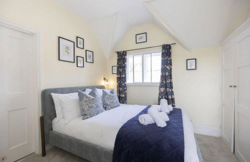 Riverside Cottage & Shepherd’s Hut with Hot Tub - Foto 5