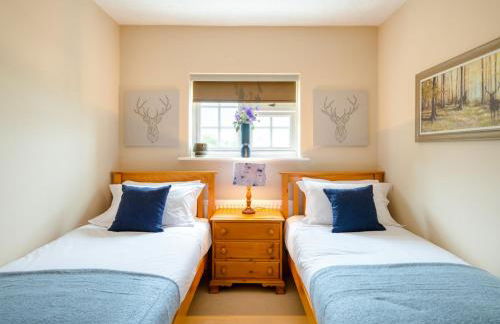 Croft House Sleeps 14 ꕤ Country Views nr Salisbury - Foto 17