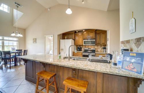 Central Bentonville Home with Fenced Yard! - Foto 6