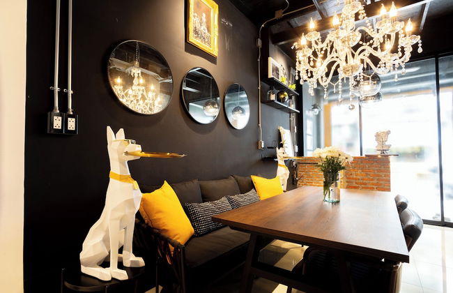 At 44 Bangrak - Photo 7