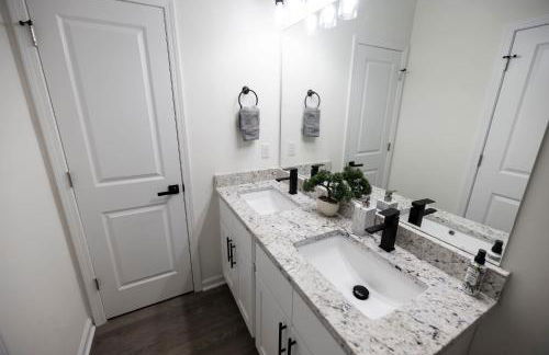 4 Min to Downtown - 10 Min to Elon - Washer and Dryer - Foto 15