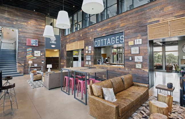 Texas State Sanctuary With Massive Pool Oasis - Foto 2