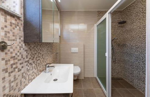 Beautiful Apartment In Rtina With Wifi - Foto 18