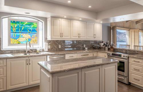 Moovalya Keys | Spacious Riverfront Retreat • Private Dock - Foto 15