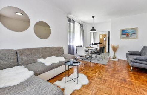 Gorgeous Home In Krizevci - Photo 18