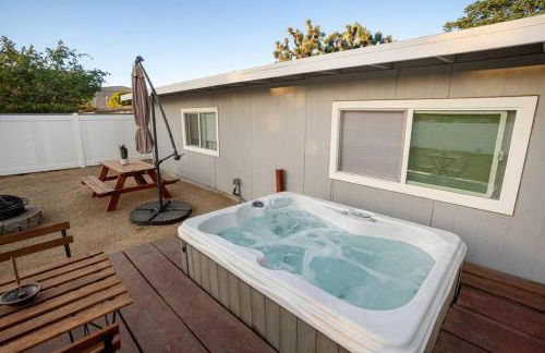 15 min to JT Park Hot Tub Cute Design Full Kitchen - Foto 13