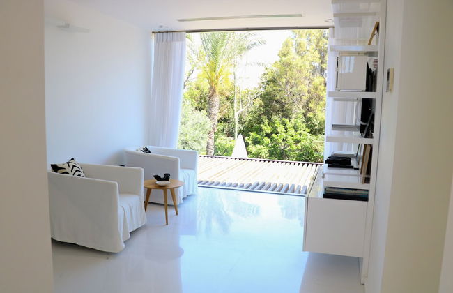 Luxurious Coastal Villa with Pool - Foto 49