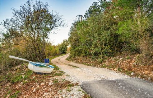 Gorgeous Apartment In Gondolici - Foto 14