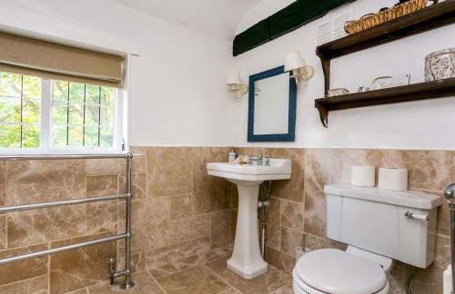 Secluded Mansion Retreat - Expansive Private Oasis - Pass the Keys - Foto 30