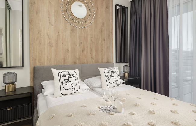 Coast Apartment With Terrace by Renters - Photo 7