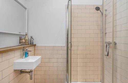 The Nook, 1 Bedroom Cottage with Indoor Fireplace - Foto 27