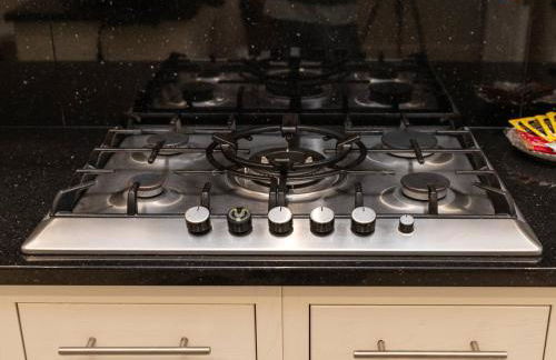 Gorgeous 4 BR House Near Station mins to London - Pass the Keys - Foto 17