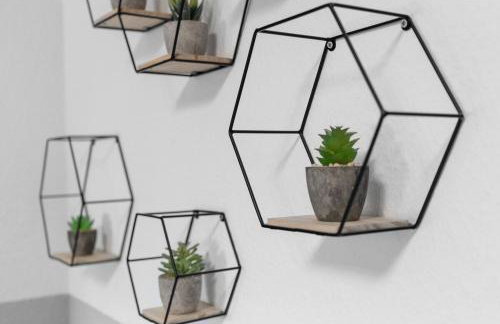 DG - Einfach aber sehr komfortabel - Wohnung für bis zu 12 Personen - Gruppen, Messe, Monteure, Studenten - Voll ausgestattet - 3 Smart-TV 55 Zoll Netflix, 1000 Mbit WLAN, voll ausgestattete Küche - Foto 26