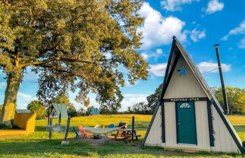 Rustic A-Frame Cabin Near Nashville with Breakfast, AC & Live Music Views - Foto 1