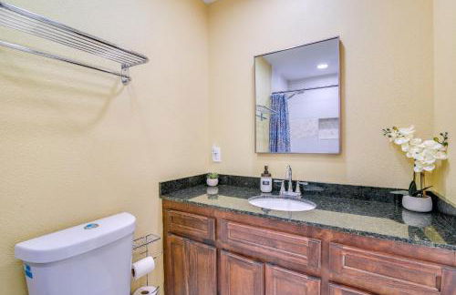 Classy San Benito Vacation Rental with Chiminea! - Foto 19