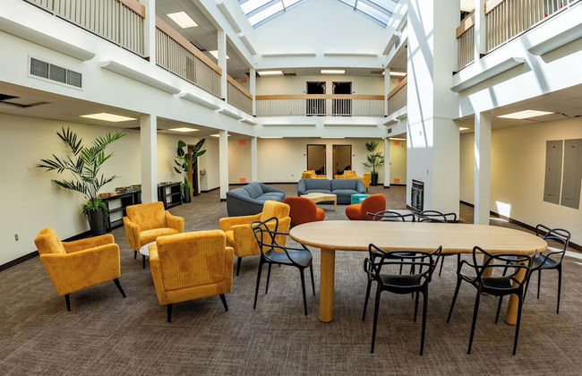 Brewster Hall - Photo 13