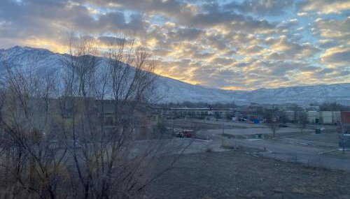 Resort Like Amenities King bd 2 Qn bds Fast WiFi Slps7 - Foto 3