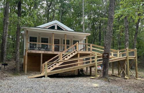 Coyote Cabin at Woodland Retreat at DeSoto beside DeSoto State Park - Foto 14