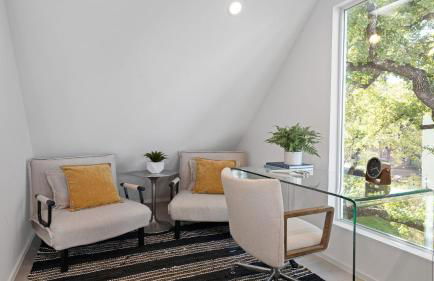 Sleeps 32 Private Compound w Putting Green Bouldin Collective by AvantStay - Foto 66