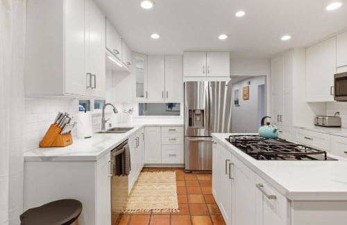 Ocean View Retreat Firepit & Spacious Yard - Foto 18