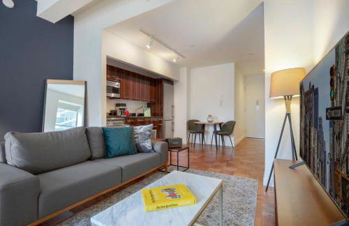 FiDi Studio w Residents Bar Golf Simulator Gym NYC-271 - Photo 3