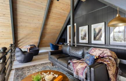 The Matterhorn Manor by Avantstay Harry Potter Inspired A-frame Home w/ Hot Tub & Views - Foto 33