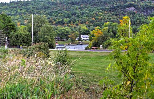 Waterfront Lake George Retreat with Shared Dock - Foto 26