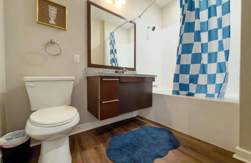 First Floor 2B2B • Pool, Gym, Dog Park • Near DTA - Foto 35