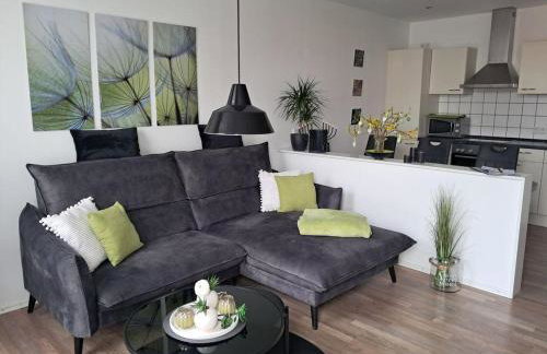 Op-England-I-mit-Terrasse-grossem-Garten - Foto 1