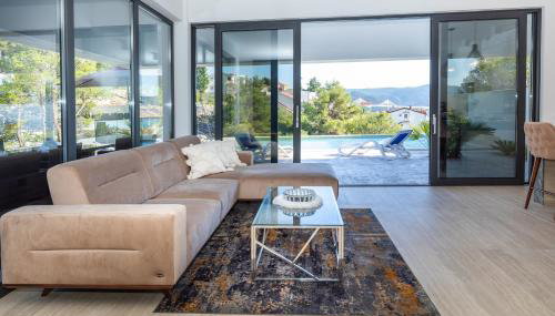 Villa Adria View Exklusive Villa am Meer mit Pool und BBQ für 8 Personen - Foto 3, sunbed