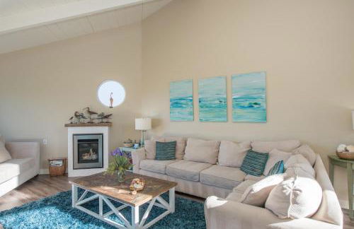 Knot-a-Care! Hot Tub!! Walk to Beach!! BBQ! Fast WiFi!! - Photo 8