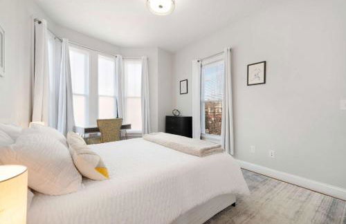 Jennifer's Chic Downtown City Views Private Deck - Foto 15