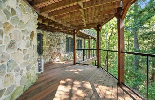 Lakefront Log Home on Huge Lake in Private Cove - Foto 3