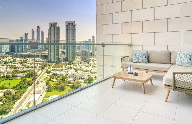 Luxe and Modern Duplex in Difc - Photo 42